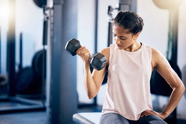 Treningsevne Ringeklokke Trening Med Kvinne Gymmen Vektløfting Helse Trening Energi – stockfoto
