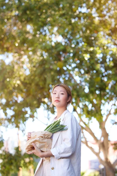 Matsäck Grönsaksshopping Och Kvinna Från Korea Porträtt Med Mockup Och — Stockfoto