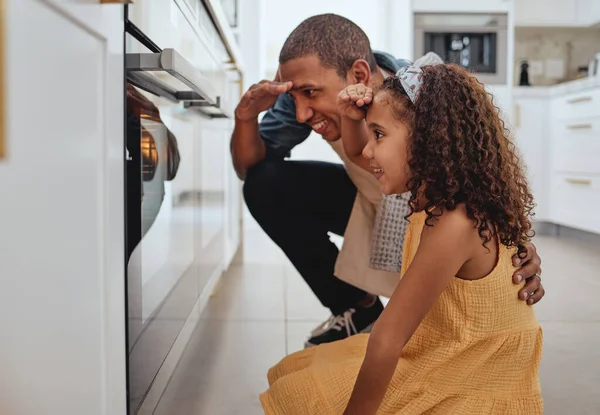 Vader Meisje Keuken Door Oven Bakken Samen Leren Voor Liefde — Stockfoto