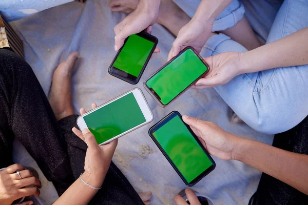 Top View Hands People Green Screen Phone Social Media App — Stok fotoğraf