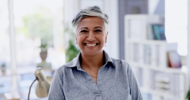 Happy Laugh Senior Woman Office Management Empowerment Confidence Smile Business — Stock Video