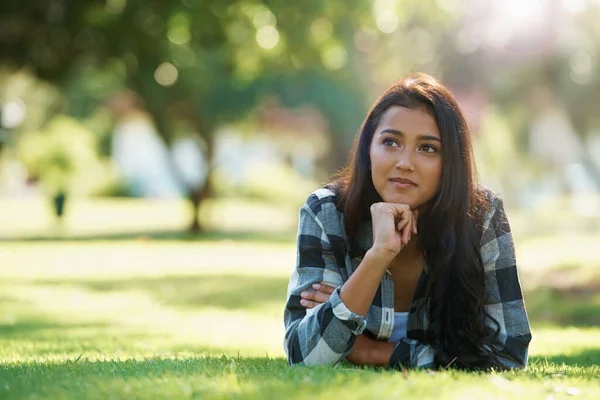 Let Your Mind Wander Beautiful Young Woman Lying Daydreaming Park — Stock Photo, Image