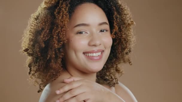 Czarna Kobieta Twarz Piękno Kosmetyczne Wellness Modelki Studiu Makietą Blask — Wideo stockowe