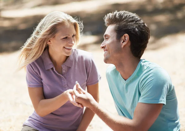 Say Yes Side View Young Man Proposing His Beautiful Girlfriend — Stock Photo, Image
