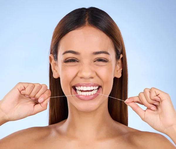 Diş Ipi Mutlu Portre Kadın Gülüşü Diş Hijyeni Sağlık Sigortası — Stok fotoğraf