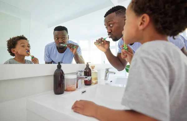 Learning Brushing Teeth Father Son Bathroom Dental Morning Routine Cleaning — Stock Photo, Image
