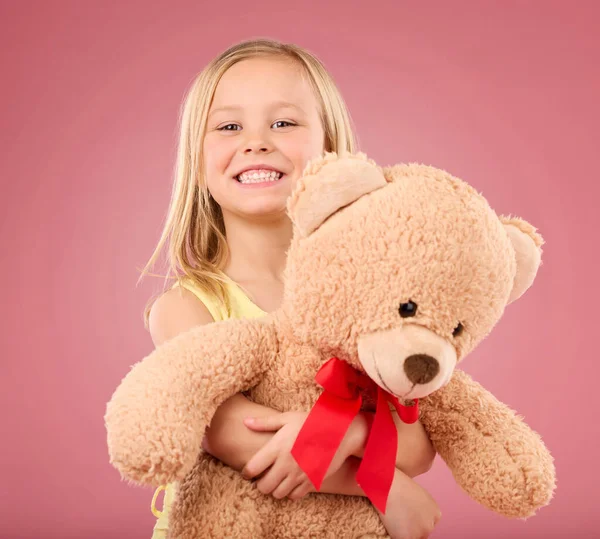 Teddy Beer Knuffel Meisje Glimlach Portret Met Een Speelgoed Met — Stockfoto