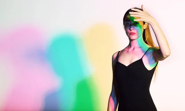 Licht Schoonheid Mode Met Vrouw Dekking Voor Creatieve Esthetische Neon — Stockfoto