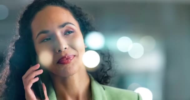 Noite Negócios Telefonema Com Mulher Negra Comunicação Planejamento Para Novo — Vídeo de Stock