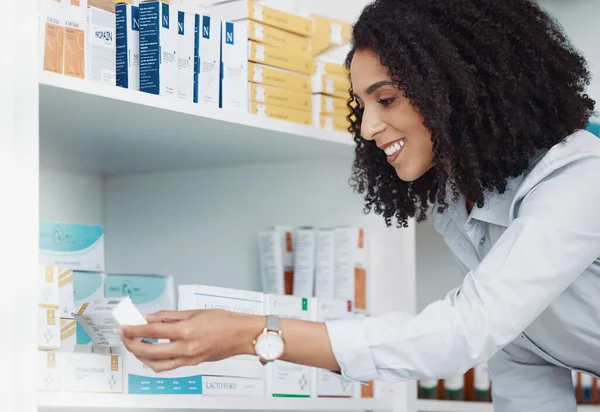 Pharmacy Medicine Product Woman Reading Side Effects Store Healthcare Drugs — Stock Photo, Image
