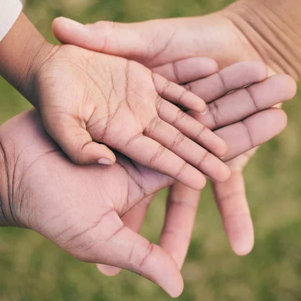 Hand Palm Close Kind Ouders Voor Familie Liefde Ondersteuning Zomer — Stockfoto