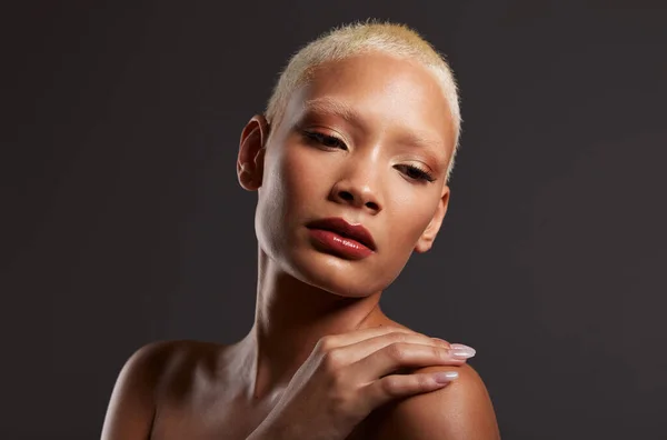 Skönhet Makeup Och Kosmetika Ansikte Svart Kvinna Mörk Studio Med — Stockfoto