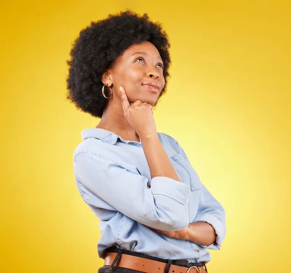 Black Woman Thinking Face Smile Studio Idea Memory Yellow Background — Stock Photo, Image