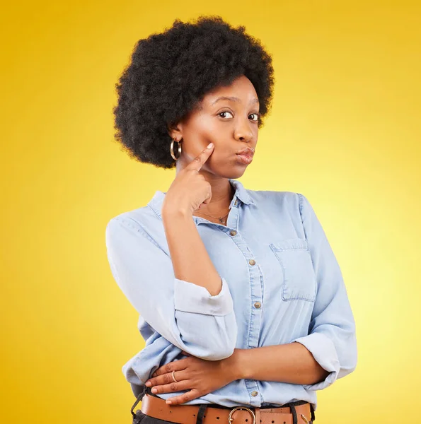 Portrait Beauty Fashion Black Woman Studio Isolated Yellow Background Makeup — Stock Photo, Image