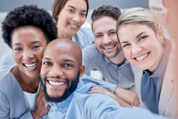 Biznes Ludzie Uśmiech Selfie Portret Praca Zespołowa Motywacja Pracowników Korporacyjnych — Zdjęcie stockowe