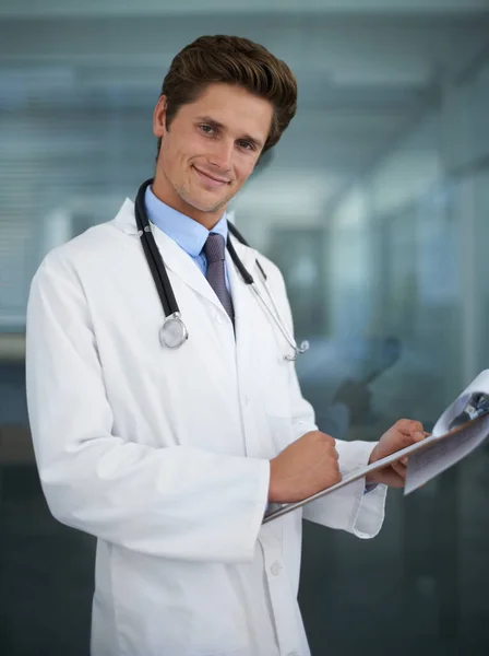 You Mend Portrait Handsome Young Doctor Holding Medical Chart Smiling — Stock Photo, Image