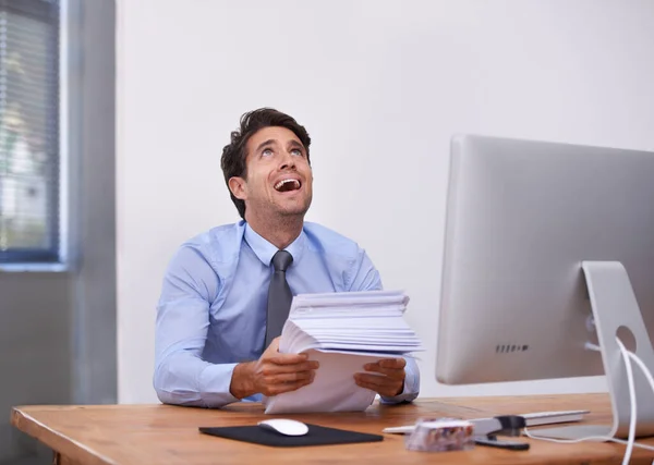 Chega Empresário Frustrado Sua Mesa — Fotografia de Stock
