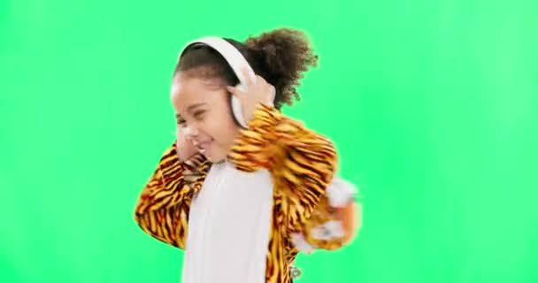 Enfants Musique Danse Avec Une Fille Sur Fond Écran Vert — Video