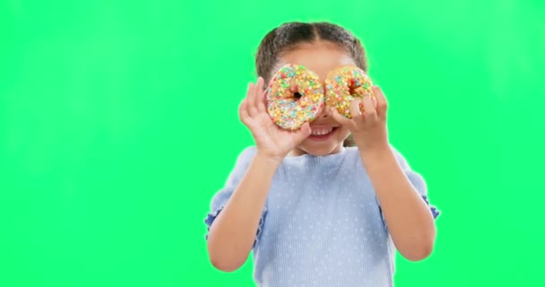 Donut Ögon Leende Och Barn Grön Bakgrund Med Tårta Över — Stockvideo
