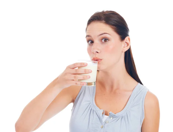 Πορτρέτο Στούντιο Και Γυναίκα Πίνει Ένα Ποτήρι Γάλα Για Οφέλη — Φωτογραφία Αρχείου