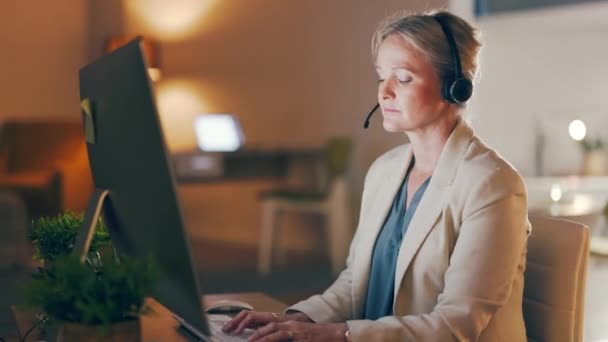 Mikrofon Kobieta Lub Konsultant Call Center Pomagając Rozmowy Lub Sieci — Wideo stockowe