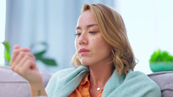 Tırnaklar Yeme Evde Evde Dinlenme Odasında Endişe Stres Akıl Sağlığı — Stok video