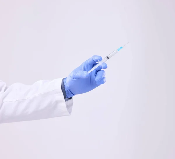 Gezondheidszorgman Handen Arts Met Injectiespuit Naald Vaccin Voor Covid Aappokken — Stockfoto