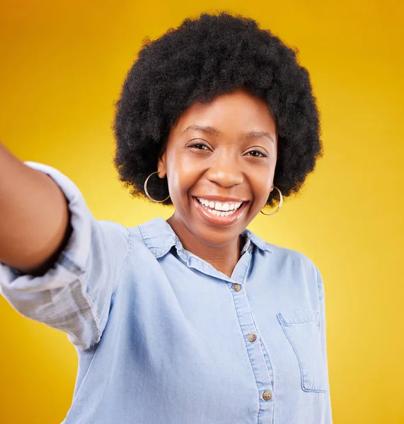 Portrait Selfie Black Woman Studio Happy Smile Confident Yellow Background — Stock Photo, Image