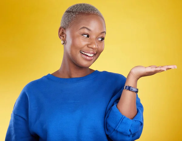Mock Smile Black Woman Product Placement Studio Isolated Yellow Background — Stock Photo, Image