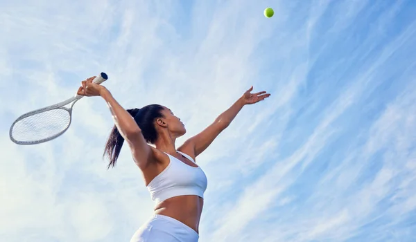 Her Noktayı Hayatım Buna Bağlıymış Gibi Oynarım Dışarıda Tenis Oynayan — Stok fotoğraf