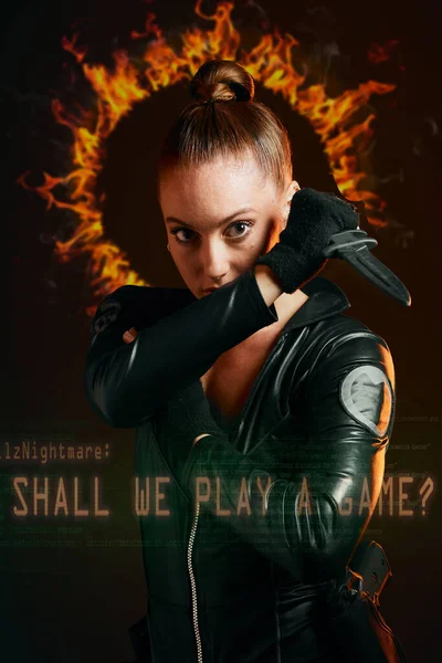 Женщина Воин Мститель Косплее Кинжалом Готовым Битве Войне Игре Темном — стоковое фото
