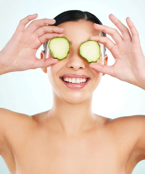 Perfect Eye Treatment Studio Shot Attractive Young Woman Posing Cucumber — Stock Photo, Image