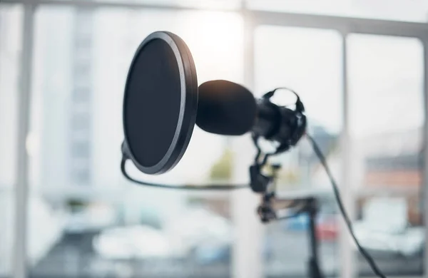 Micrófono Audio Tecnología Podcast Radio Con Equipos Sonido Primer Plano — Foto de Stock