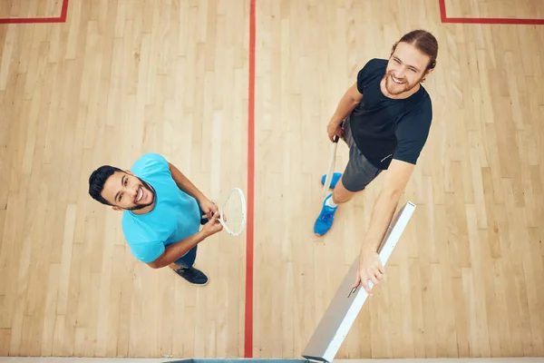 Két Atlétikai Squash Játékos Portréja Felett Amint Együtt Állnak Pályameccs — Stock Fotó