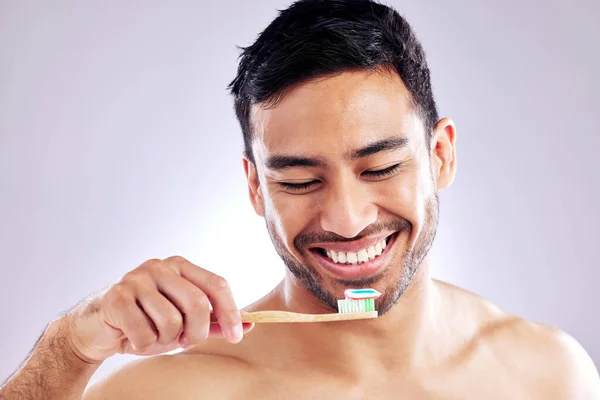 Una Buena Higiene Dental Comienza Con Cepillarse Los Dientes Regularmente — Foto de Stock