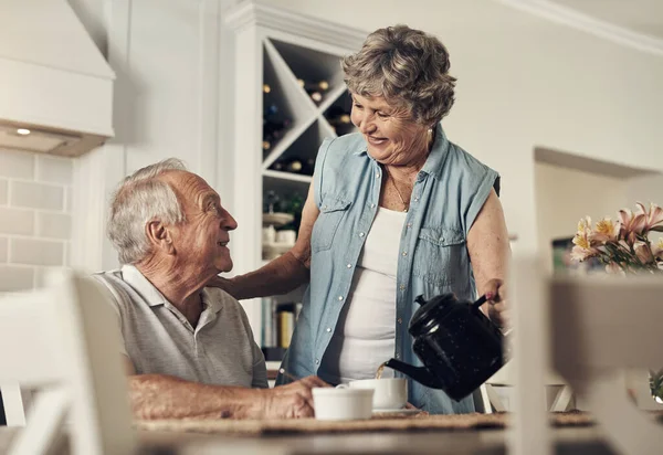 Onze Liefde Blijft Door Jaren Heen Hetzelfde Een Seniorenpaar Samen — Stockfoto