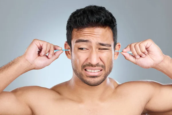 Has Done Man Using Cotton Buds Clean His Ears — Stock Photo, Image