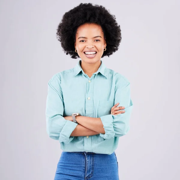 Sorria Braços Cruzados Retrato Mulher Negra Estúdio Para Confiança Positivo — Fotografia de Stock