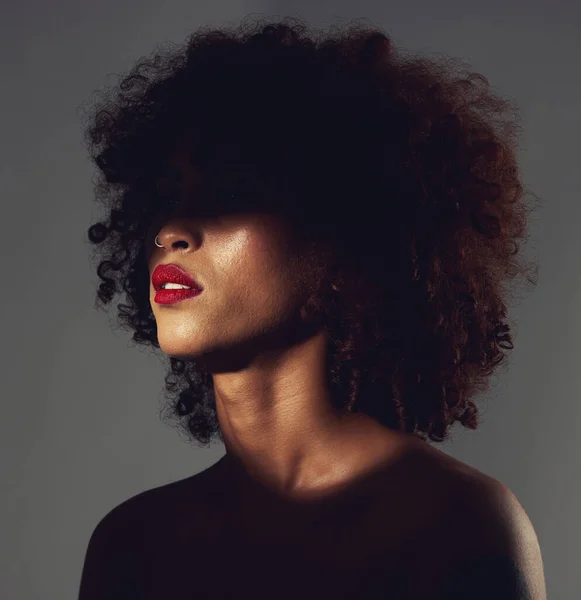 Schoonheid Schaduw Zwarte Vrouw Haarverzorging Make Als Huidverzorging Cosmetische Zelfverzorging — Stockfoto