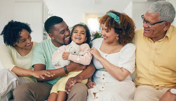 Familia Negra Risa Sala Estar Sofá Con Vinculación Amor Los —  Fotos de Stock