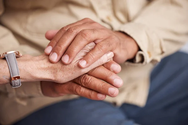 Oudere Echtparen Die Elkaars Hand Vasthouden Voor Steun Liefde Troost — Stockfoto