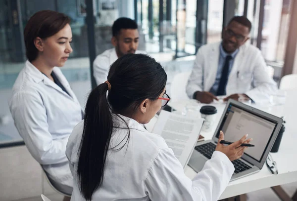 Data Ive Compiled Group Doctors Having Meeting Together — Stock Photo, Image