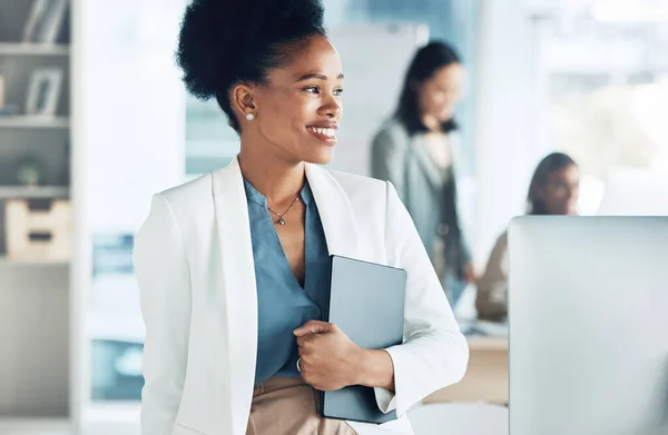 Business Succes Zwarte Vrouw Denken Tablet Motivatie Voor Ideeën Creativiteit — Stockfoto