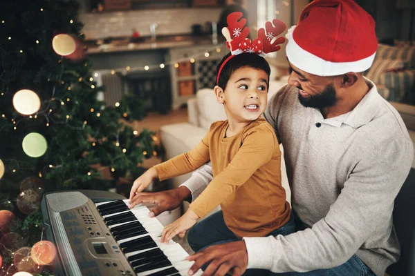 Feliz Família Pai Filho Piano Para Celebração Natal Música Xmas — Fotografia de Stock