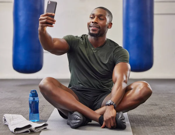 Selfie Happy Black Man Gym Sports Training Exercise Workout Social — Stock Photo, Image