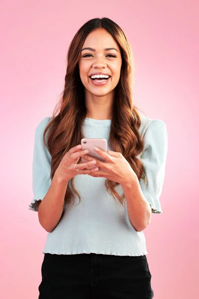 Telefon Portre Mutlu Kadın Internet Üzerinden Iletişim Sosyal Medya Veya — Stok fotoğraf