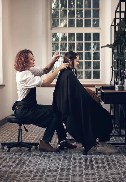 Selig Sind Die Friseure Denn Sie Bringen Die Schönheit Anderen — Stockfoto