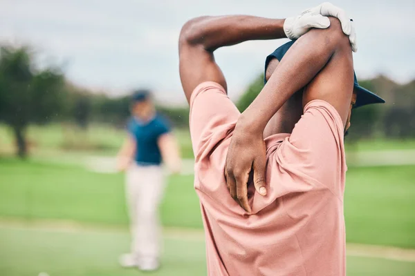 Golf Spor Zenci Adam Maç Antrenman Antrenman Için Kollarını Uzatıyor — Stok fotoğraf