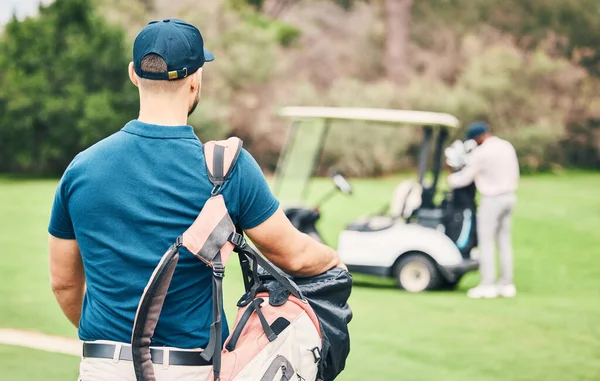 Golfe Esportes Costas Homem Curso Com Saco Golfe Clubes Prontos — Fotografia de Stock
