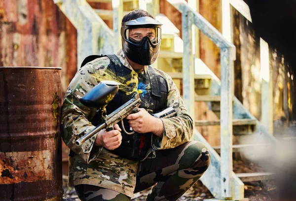 Paintball Porträtt Eller Manlig Soldat Med Pistol Skytte Spel Spelar — Stockfoto